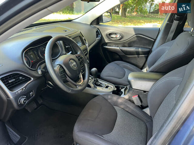 Синій Джип Cherokee, об'ємом двигуна 2.4 л та пробігом 162 тис. км за 14700 $, фото 25 на Automoto.ua