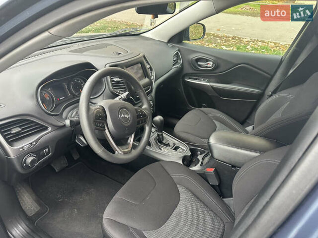 Синий Джип Чероки, объемом двигателя 2.36 л и пробегом 80 тыс. км за 16400 $, фото 22 на Automoto.ua
