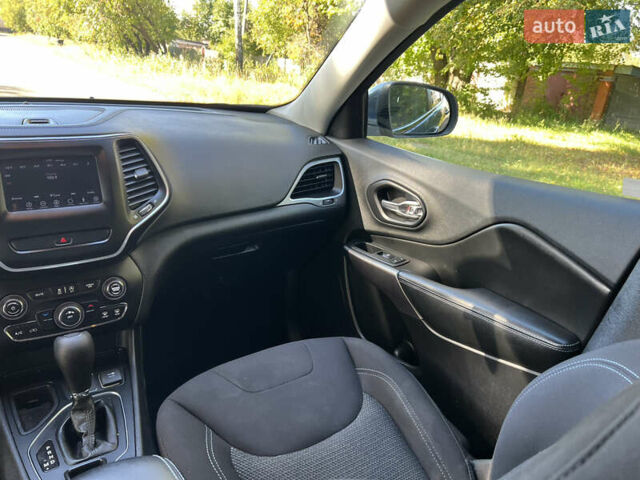 Синій Джип Cherokee, об'ємом двигуна 2.4 л та пробігом 162 тис. км за 14700 $, фото 30 на Automoto.ua