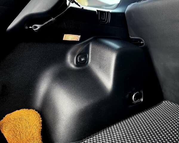 Синій Джип Cherokee, об'ємом двигуна 2.36 л та пробігом 143 тис. км за 18000 $, фото 10 на Automoto.ua