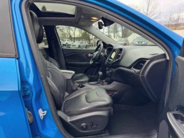 Синій Джип Cherokee, об'ємом двигуна 2 л та пробігом 98 тис. км за 6750 $, фото 6 на Automoto.ua