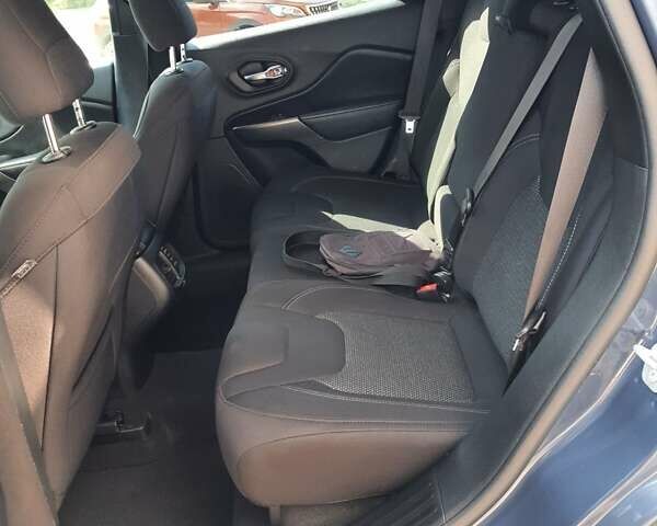 Синій Джип Cherokee, об'ємом двигуна 2.36 л та пробігом 156 тис. км за 16200 $, фото 13 на Automoto.ua