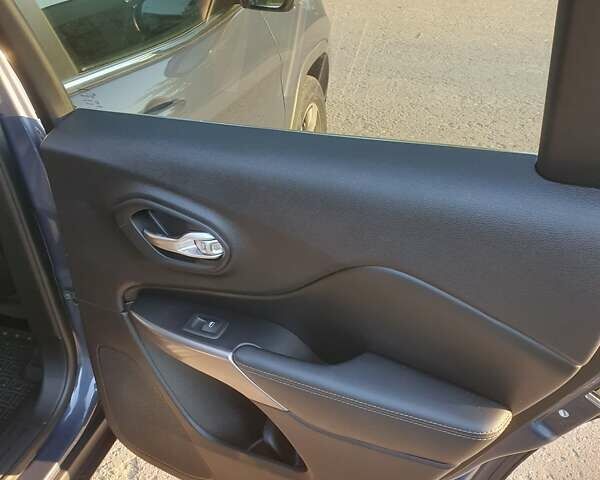 Синий Джип Чероки, объемом двигателя 3.24 л и пробегом 79 тыс. км за 23500 $, фото 10 на Automoto.ua