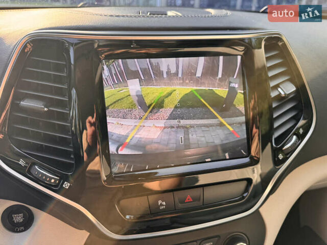 Синій Джип Cherokee, об'ємом двигуна 3.24 л та пробігом 96 тис. км за 17499 $, фото 8 на Automoto.ua