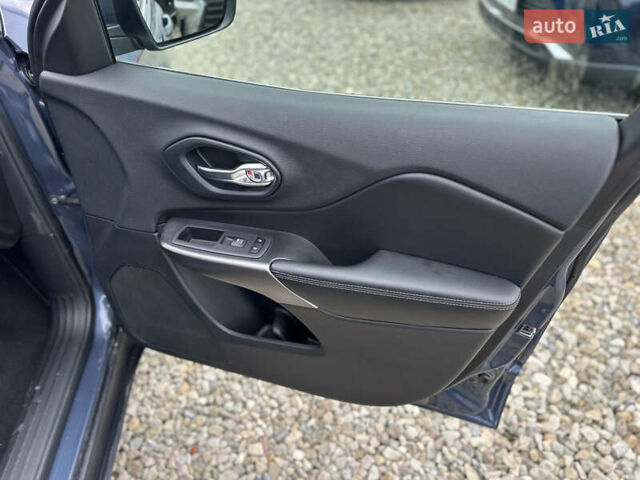 Синий Джип Чероки, объемом двигателя 2.36 л и пробегом 44 тыс. км за 16300 $, фото 23 на Automoto.ua