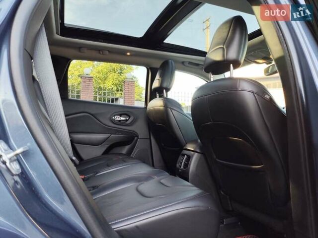 Синій Джип Cherokee, об'ємом двигуна 3.24 л та пробігом 125 тис. км за 25000 $, фото 24 на Automoto.ua