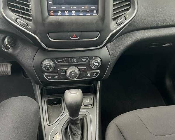 Синий Джип Чероки, объемом двигателя 2.36 л и пробегом 38 тыс. км за 17550 $, фото 15 на Automoto.ua