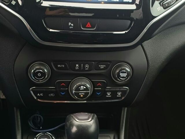 Синий Джип Чероки, объемом двигателя 3.2 л и пробегом 59 тыс. км за 25900 $, фото 6 на Automoto.ua