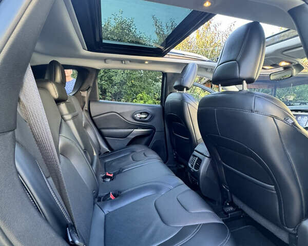 Синій Джип Cherokee, об'ємом двигуна 3.24 л та пробігом 95 тис. км за 22000 $, фото 90 на Automoto.ua