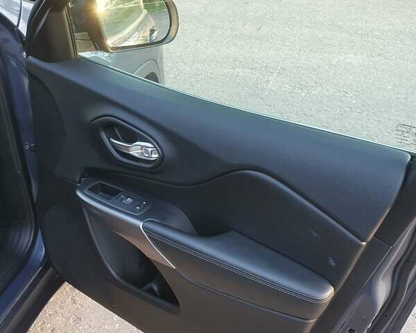 Синий Джип Чероки, объемом двигателя 3.24 л и пробегом 79 тыс. км за 23500 $, фото 6 на Automoto.ua