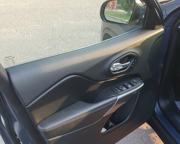 Синий Джип Чероки, объемом двигателя 3.24 л и пробегом 79 тыс. км за 23500 $, фото 17 на Automoto.ua