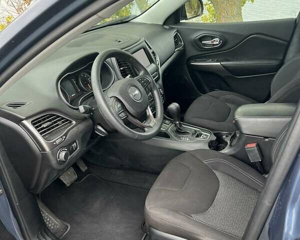 Синий Джип Чероки, объемом двигателя 2.36 л и пробегом 38 тыс. км за 17550 $, фото 17 на Automoto.ua
