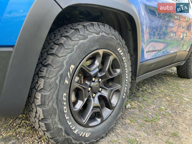 Синій Джип Cherokee, об'ємом двигуна 3.2 л та пробігом 135 тис. км за 22000 $, фото 9 на Automoto.ua
