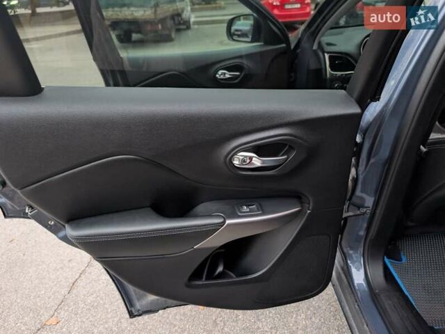 Синій Джип Cherokee, об'ємом двигуна 2.36 л та пробігом 65 тис. км за 17899 $, фото 13 на Automoto.ua