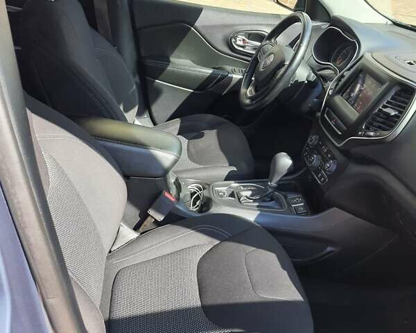 Синій Джип Cherokee, об'ємом двигуна 2.36 л та пробігом 156 тис. км за 16200 $, фото 16 на Automoto.ua