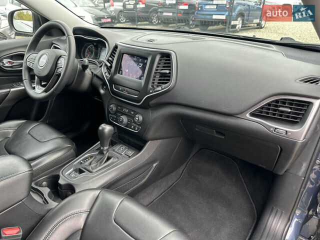 Синий Джип Чероки, объемом двигателя 2.36 л и пробегом 44 тыс. км за 16300 $, фото 25 на Automoto.ua