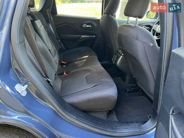 Синій Джип Cherokee, об'ємом двигуна 2.4 л та пробігом 162 тис. км за 14700 $, фото 33 на Automoto.ua