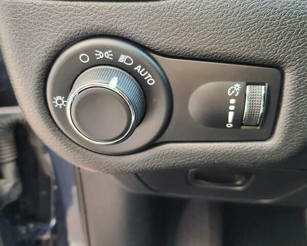 Синій Джип Cherokee, об'ємом двигуна 2.36 л та пробігом 156 тис. км за 16200 $, фото 18 на Automoto.ua