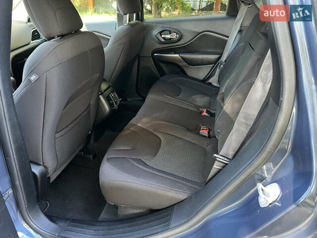 Синій Джип Cherokee, об'ємом двигуна 2.4 л та пробігом 162 тис. км за 14700 $, фото 26 на Automoto.ua