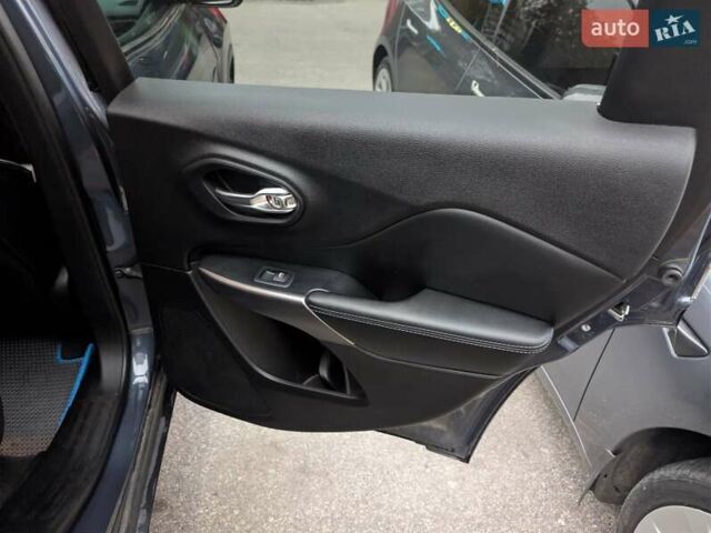 Синій Джип Cherokee, об'ємом двигуна 2.36 л та пробігом 65 тис. км за 17899 $, фото 10 на Automoto.ua