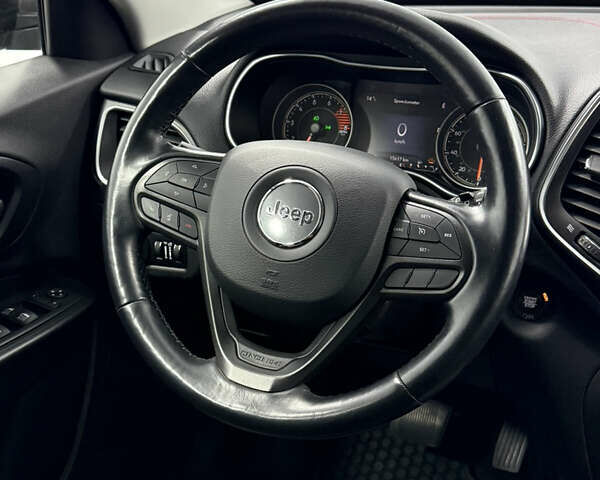 Джип Чероки 2020 в Одессе на Automoto.ua Синий Джип Чероки, объемом двигателя 3.24 л и пробегом 15 тыс. км за 24000 $, фото 25 на Automoto.ua