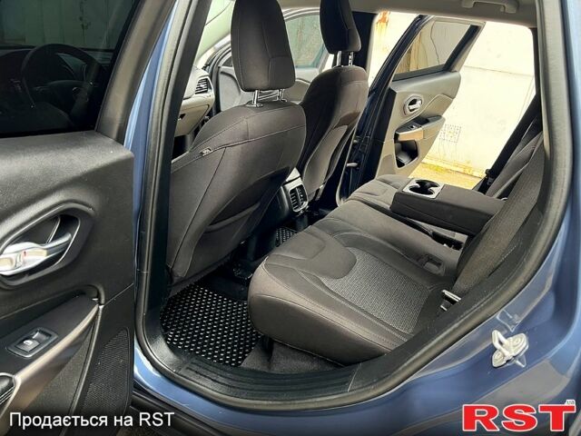 Синій Джип Cherokee, об'ємом двигуна 2.4 л та пробігом 151 тис. км за 13999 $, фото 9 на Automoto.ua