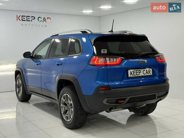 Джип Чероки 2020 в Одессе на Automoto.ua Синий Джип Чероки, объемом двигателя 3.24 л и пробегом 15 тыс. км за 24000 $, фото 6 на Automoto.ua