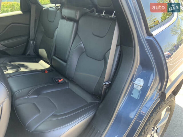 Синій Джип Cherokee, об'ємом двигуна 3.24 л та пробігом 62 тис. км за 22490 $, фото 9 на Automoto.ua