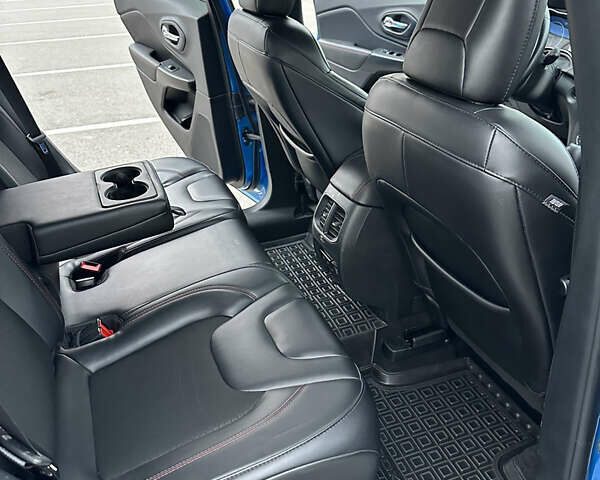 Синій Джип Cherokee, об'ємом двигуна 3.24 л та пробігом 142 тис. км за 18700 $, фото 20 на Automoto.ua