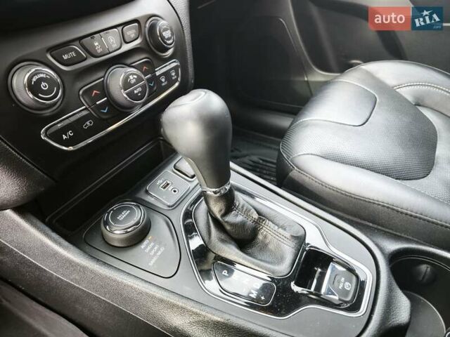 Синий Джип Чероки, объемом двигателя 3.24 л и пробегом 66 тыс. км за 20200 $, фото 14 на Automoto.ua