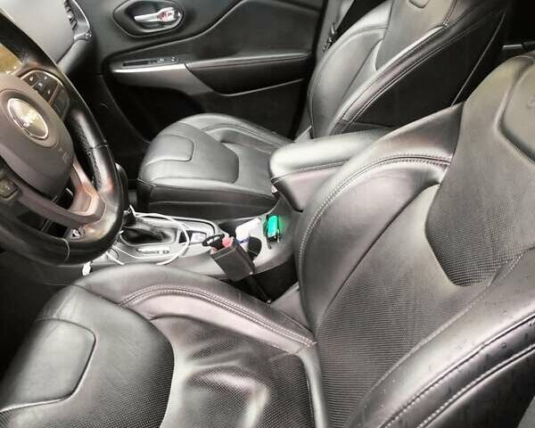 Джип Чероки 2020 в Киеве на Automoto.ua Синий Джип Чероки, объемом двигателя 3.24 л и пробегом 95 тыс. км за 22700 $, фото 5 на Automoto.ua