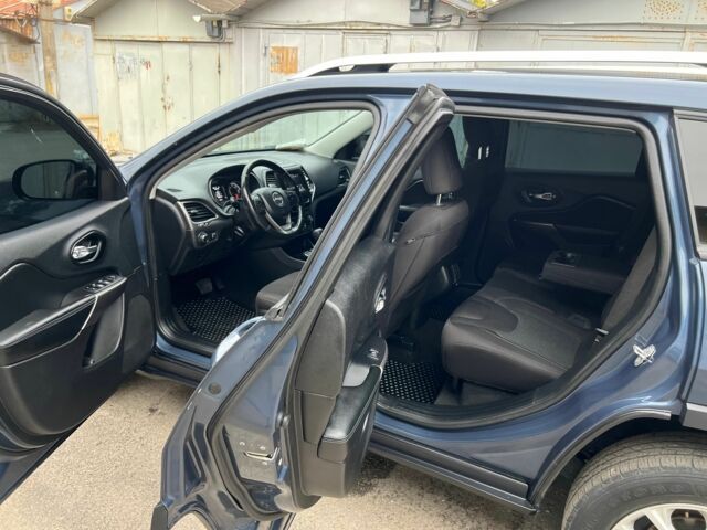 Синій Джип Cherokee, об'ємом двигуна 2.4 л та пробігом 151 тис. км за 13999 $, фото 13 на Automoto.ua