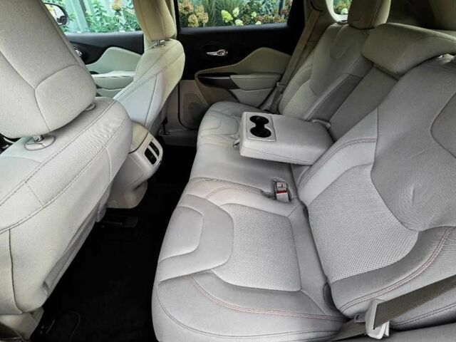 Синий Джип Чероки, объемом двигателя 2.4 л и пробегом 112 тыс. км за 12000 $, фото 11 на Automoto.ua