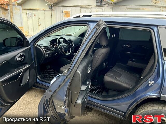 Синій Джип Cherokee, об'ємом двигуна 2.4 л та пробігом 151 тис. км за 13999 $, фото 8 на Automoto.ua