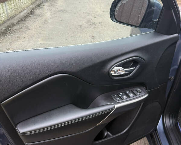 Синий Джип Чероки, объемом двигателя 3.24 л и пробегом 87 тыс. км за 19300 $, фото 9 на Automoto.ua