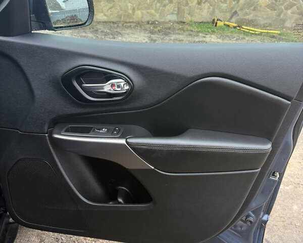 Синий Джип Чероки, объемом двигателя 3.24 л и пробегом 87 тыс. км за 19300 $, фото 17 на Automoto.ua