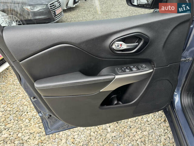 Синий Джип Чероки, объемом двигателя 3.24 л и пробегом 111 тыс. км за 21500 $, фото 15 на Automoto.ua