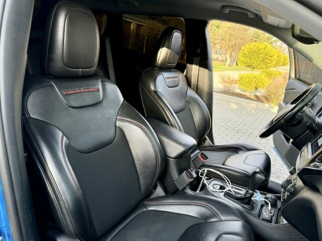 Синий Джип Чероки, объемом двигателя 3.2 л и пробегом 65 тыс. км за 23700 $, фото 6 на Automoto.ua