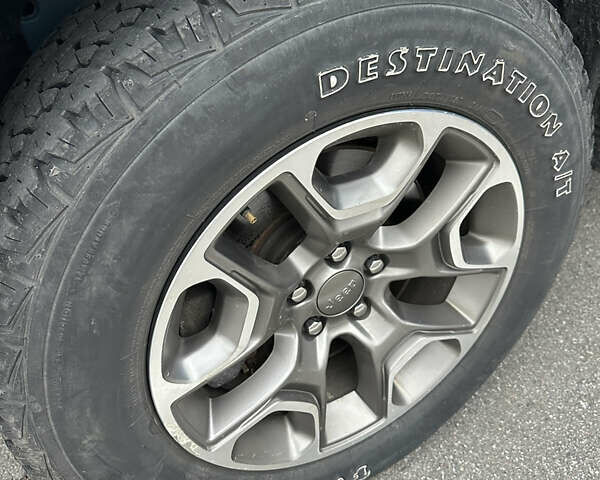 Синій Джип Cherokee, об'ємом двигуна 3.24 л та пробігом 142 тис. км за 18700 $, фото 10 на Automoto.ua