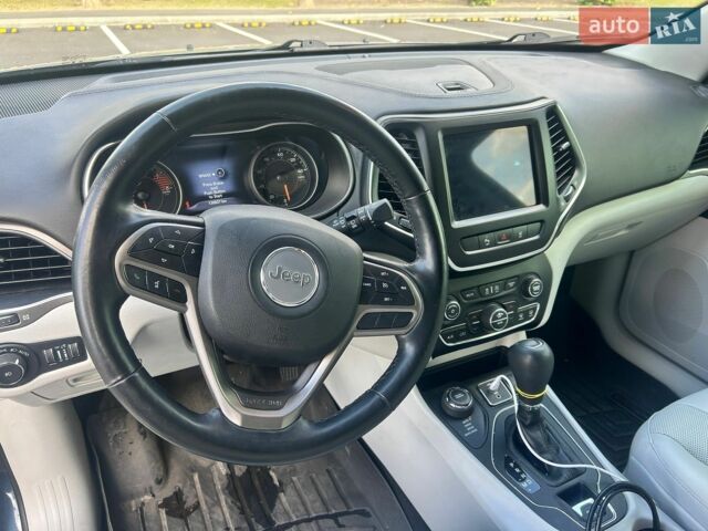 Синій Джип Cherokee, об'ємом двигуна 3.24 л та пробігом 139 тис. км за 18200 $, фото 21 на Automoto.ua