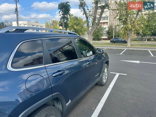 Синій Джип Cherokee, об'ємом двигуна 3.24 л та пробігом 139 тис. км за 18200 $, фото 7 на Automoto.ua
