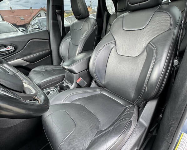 Синій Джип Cherokee, об'ємом двигуна 3.24 л та пробігом 111 тис. км за 21500 $, фото 17 на Automoto.ua