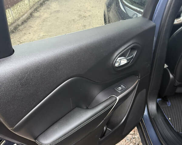 Синий Джип Чероки, объемом двигателя 3.24 л и пробегом 87 тыс. км за 19300 $, фото 13 на Automoto.ua