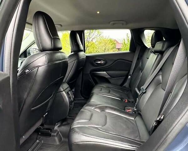 Синій Джип Cherokee, об'ємом двигуна 2 л та пробігом 105 тис. км за 18200 $, фото 8 на Automoto.ua