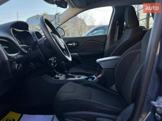 Синій Джип Cherokee, об'ємом двигуна 2.36 л та пробігом 90 тис. км за 18500 $, фото 10 на Automoto.ua