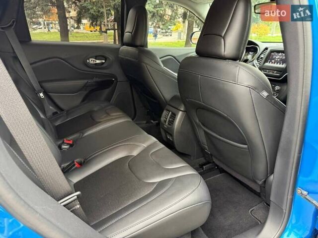 Джип Чероки 2021 в Виннице на Automoto.ua Синий Джип Чероки, объемом двигателя 2.36 л и пробегом 143 тыс. км за 16700 $, фото 43 на Automoto.ua