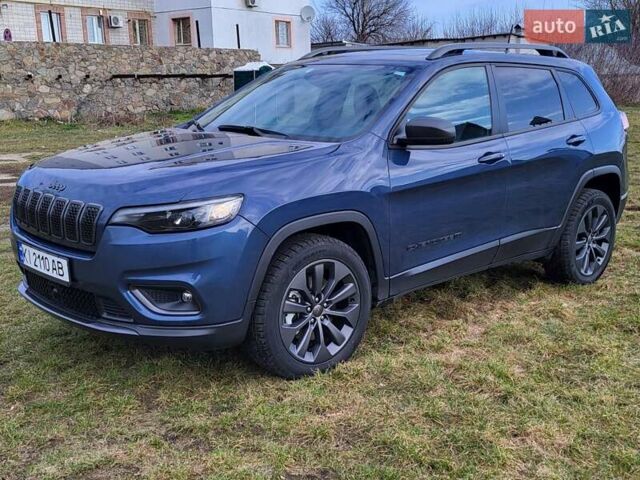 Синій Джип Cherokee, об'ємом двигуна 3.24 л та пробігом 53 тис. км за 27777 $, фото 3 на Automoto.ua