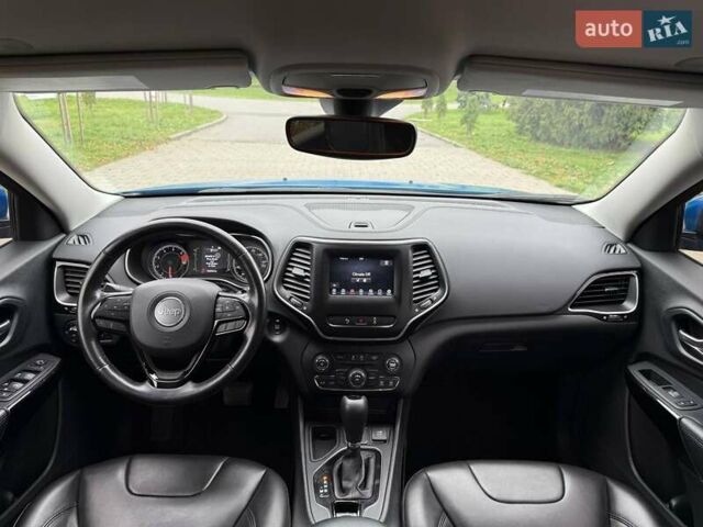 Джип Чероки 2021 в Виннице на Automoto.ua Синий Джип Чероки, объемом двигателя 2.36 л и пробегом 143 тыс. км за 16700 $, фото 30 на Automoto.ua