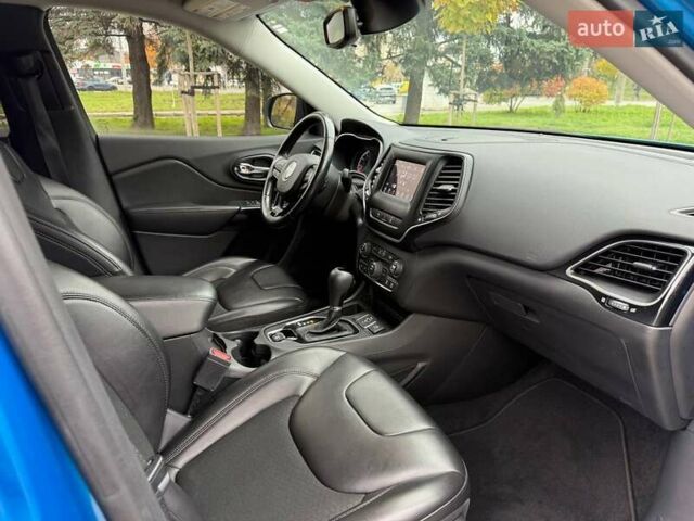 Джип Чероки 2021 в Виннице на Automoto.ua Синий Джип Чероки, объемом двигателя 2.36 л и пробегом 143 тыс. км за 16700 $, фото 41 на Automoto.ua
