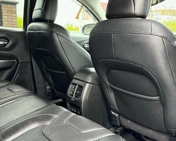 Синій Джип Cherokee, об'ємом двигуна 2 л та пробігом 105 тис. км за 18200 $, фото 7 на Automoto.ua